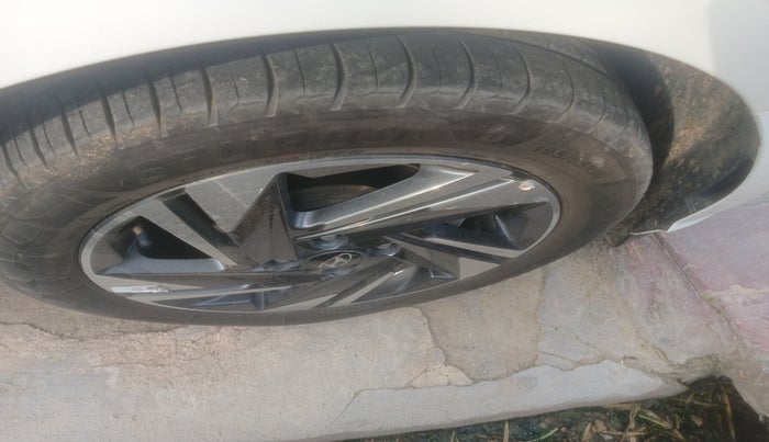 2023 Hyundai NEW I20 ASTA (O) 1.2 MT, Petrol, Manual, 37,246 km, tyre