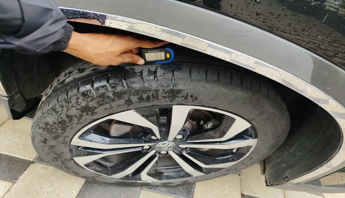 2023 MG HECTOR PLUS SHARP PRO 2.0 TURBO DIESEL 7 STR, Diesel, Manual, 32,500 km, tyre