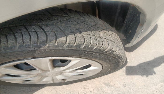 2011 Toyota Etios G, Petrol, Manual, 39,000 km, tyre