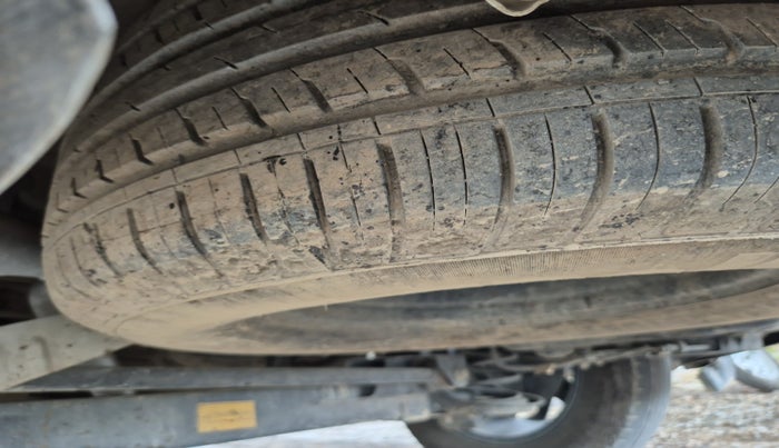 2021 Tata Harrier XZA PLUS 2.0L, Diesel, Automatic, 1,29,555 km, tyre