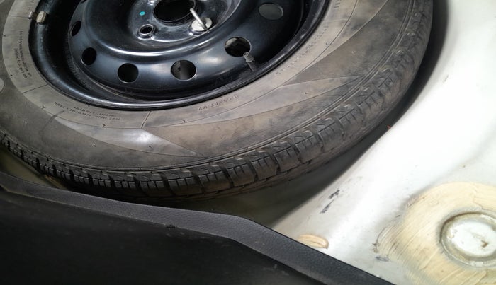 2015 Maruti Swift VDI, Diesel, Manual, 56,502 km, tyre