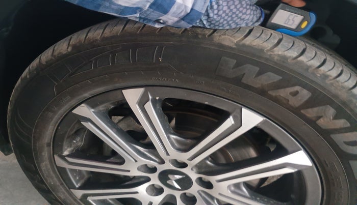 2024 Mahindra XUV700 AX 7 D MT 7 STR, Diesel, Manual, 25,016 km, tyre