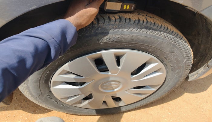 2013 Maruti Swift LXI, Petrol, Manual, 64,702 km, tyre