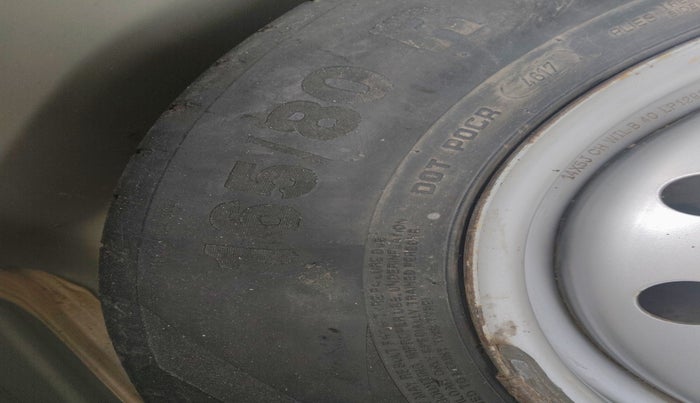 2013 Maruti Swift LXI, Petrol, Manual, 64,702 km, tyre