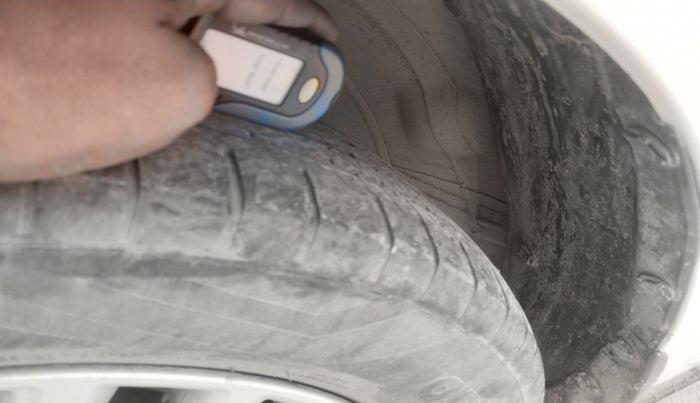 2022 Maruti Dzire ZXI CNG, Petrol, Manual, 64,565 km, tyre