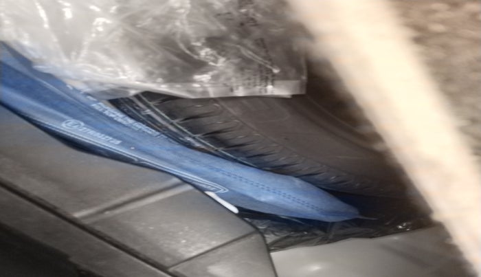 2022 Maruti Dzire ZXI CNG, Petrol, Manual, 64,565 km, tyre