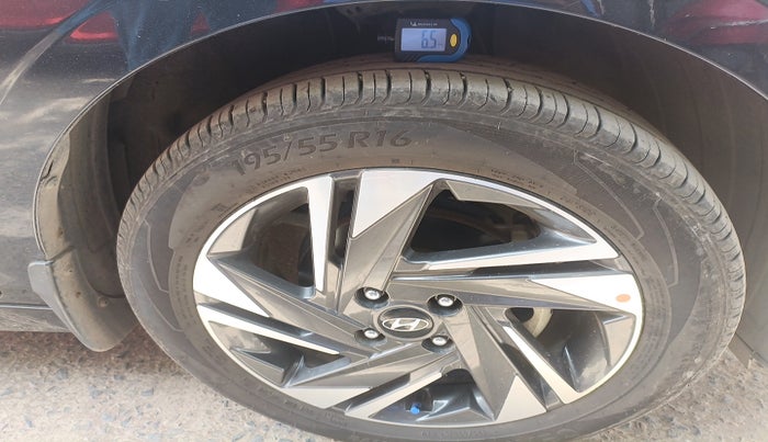 2021 Hyundai NEW I20 ASTA (O) 1.2 MT, Petrol, Manual, 26,924 km, tyre