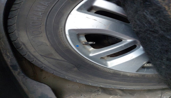 2014 Maruti Swift Dzire ZDI, Diesel, Manual, 1,15,189 km, tyre