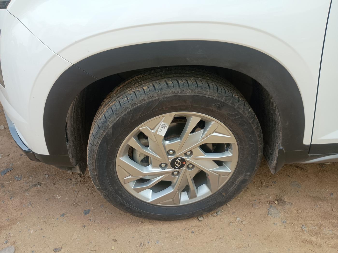 2022 Hyundai Creta SX EXECUTIVE 1.5 PETROL, Petrol, Manual, 28,626 km, tyre