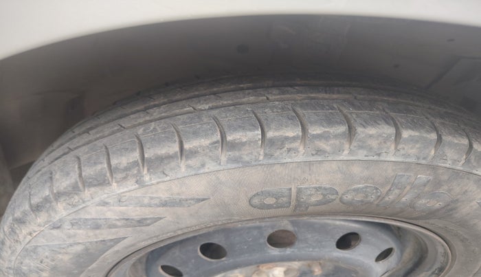 2013 Maruti Swift Dzire VXI, Petrol, Manual, 66,804 km, tyre