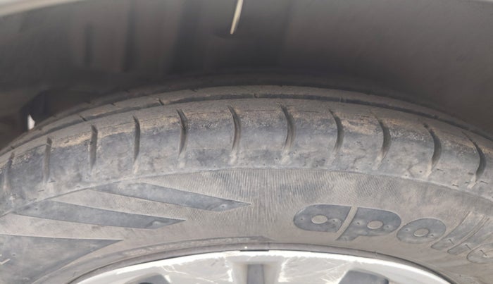 2013 Maruti Swift Dzire VXI, Petrol, Manual, 66,804 km, tyre