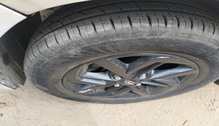 2021 Hyundai GRAND I10 NIOS SPORTZ AMT 1.2 KAPPA VTVT, Petrol, Automatic, 45,729 km, tyre