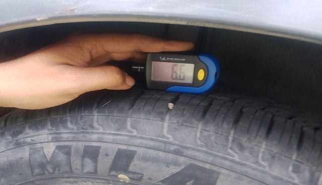 2010 Maruti Swift Dzire LXI, Petrol, Manual, 1,69,510 km, tyre