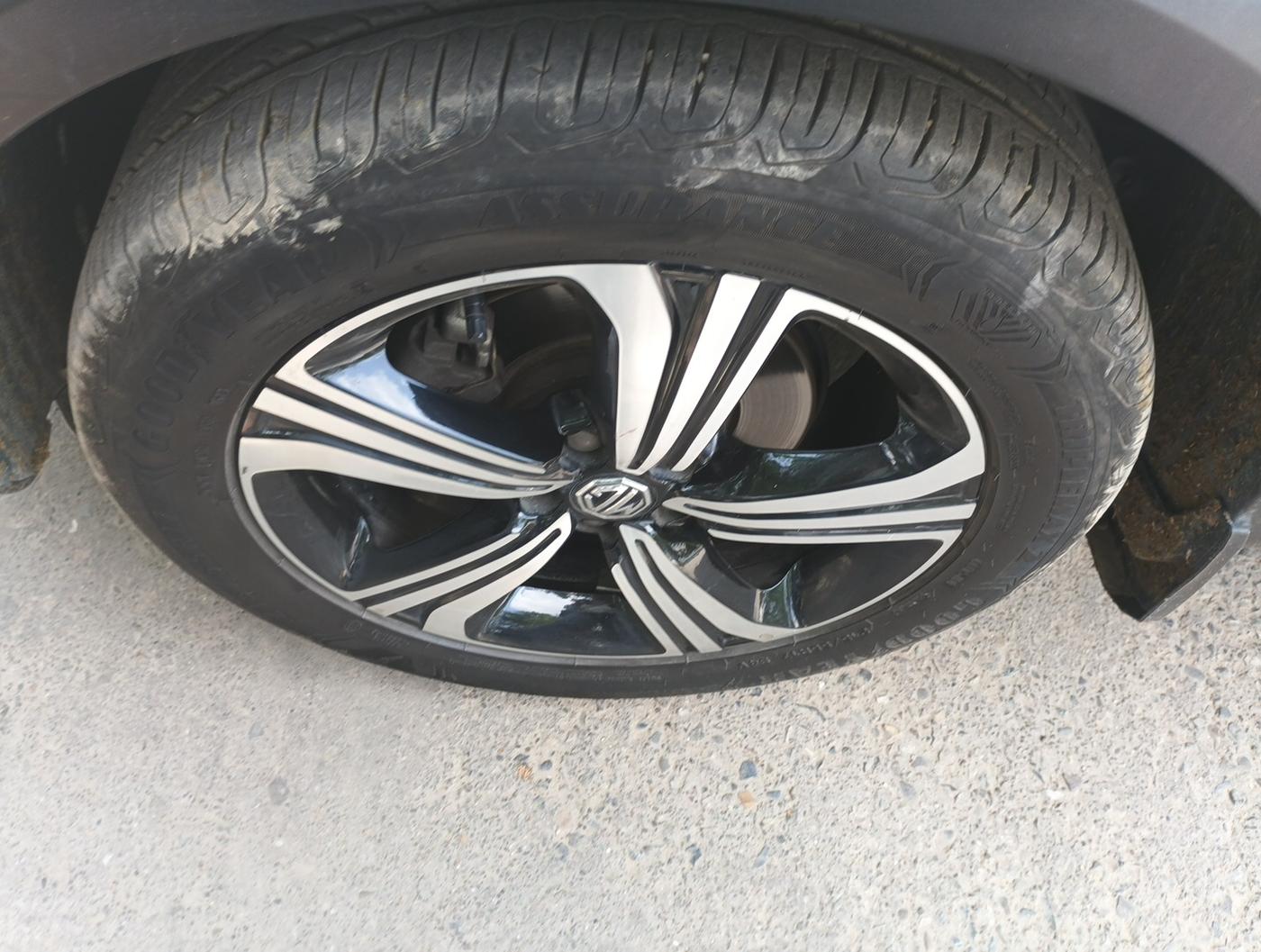 2023 MG ASTOR SAVVY 1.5 CVT, Petrol, Automatic, 24,778 km, tyre
