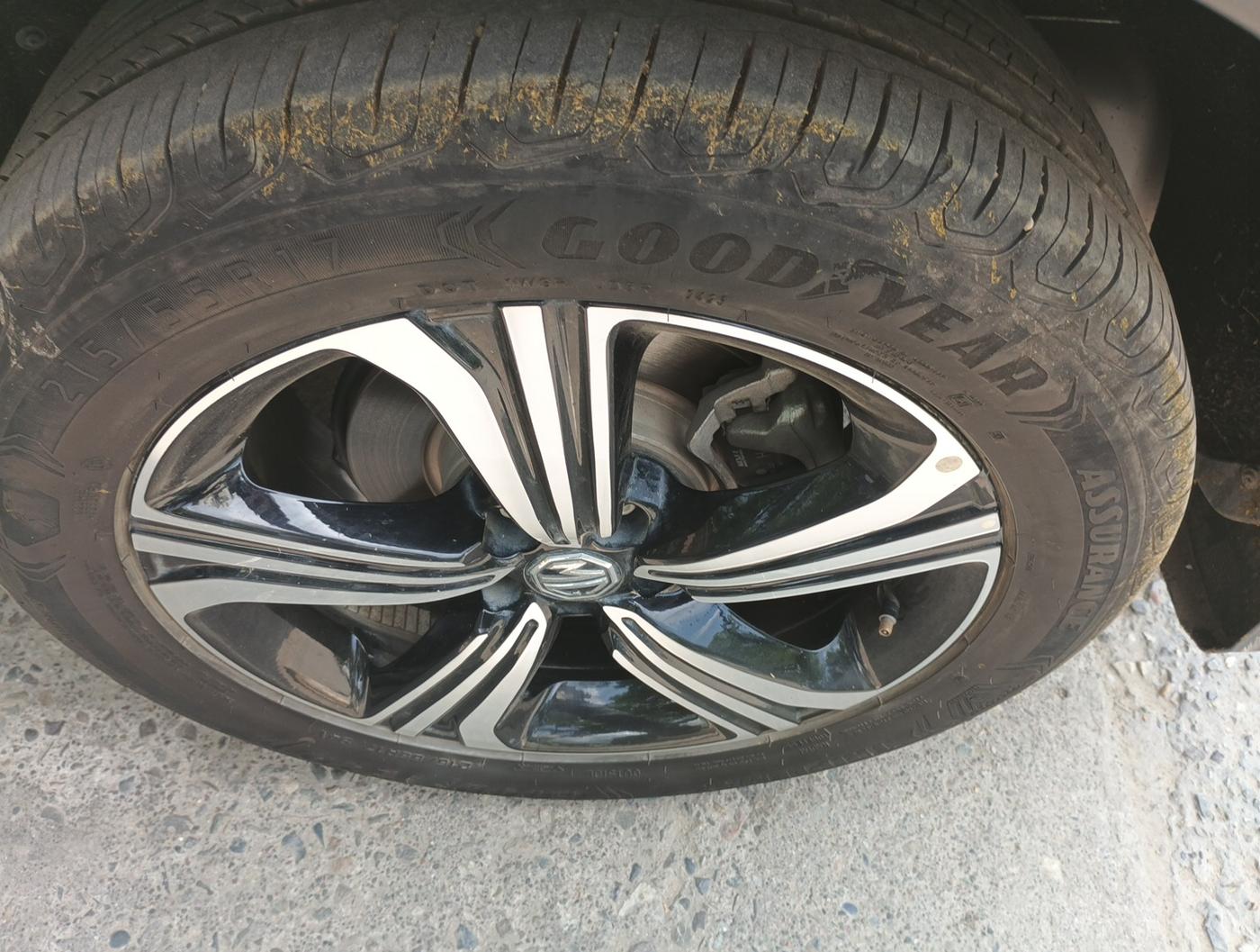 2023 MG ASTOR SAVVY 1.5 CVT, Petrol, Automatic, 24,778 km, tyre