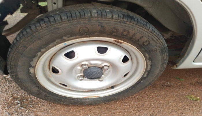 2010 Maruti Zen Estilo LXI, Petrol, Manual, 15,208 km, tyre