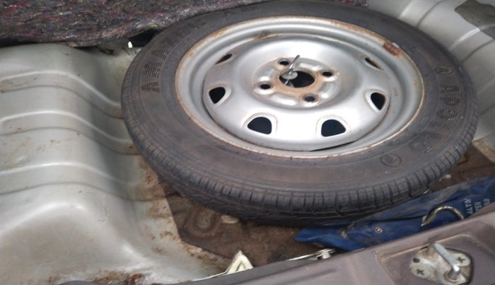 2010 Maruti Zen Estilo LXI, Petrol, Manual, 15,208 km, tyre