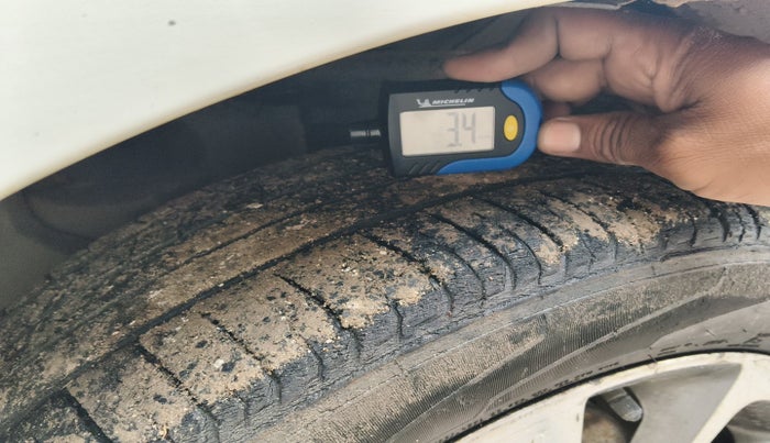 2015 Hyundai Elite i20 ASTA 1.4 CRDI, Diesel, Manual, 1,01,061 km, tyre