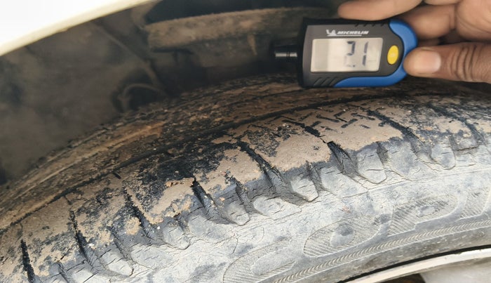 2015 Hyundai Elite i20 ASTA 1.4 CRDI, Diesel, Manual, 1,01,061 km, tyre