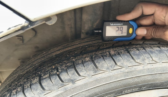 2015 Hyundai Elite i20 ASTA 1.4 CRDI, Diesel, Manual, 1,01,061 km, tyre