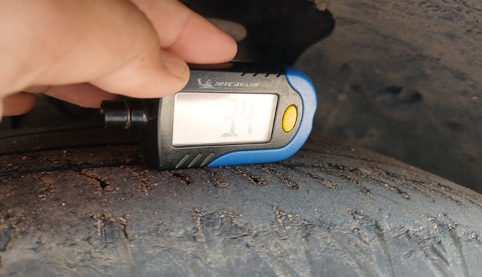 2020 Mahindra XUV500 W11, Diesel, Manual, 61,033 km, tyre