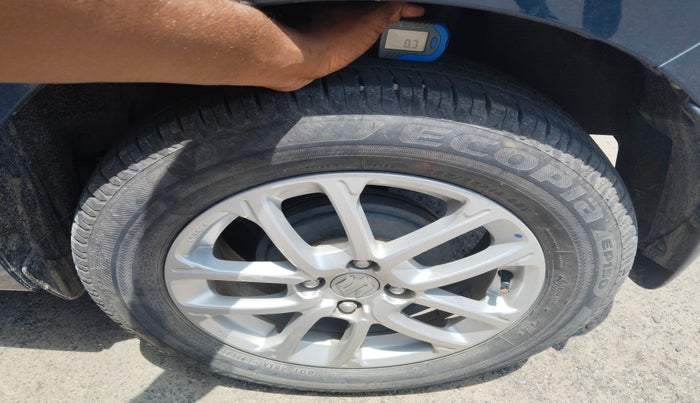 2023 Maruti Swift ZXI AMT, Petrol, Automatic, 22,144 km, tyre