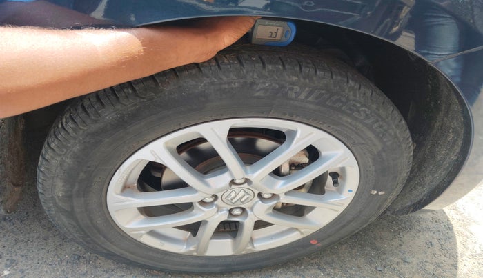 2023 Maruti Swift ZXI AMT, Petrol, Automatic, 22,144 km, tyre