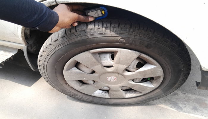 2015 Maruti Eeco 5 STR WITH A/C+HTR, Petrol, Manual, 54,036 km, tyre