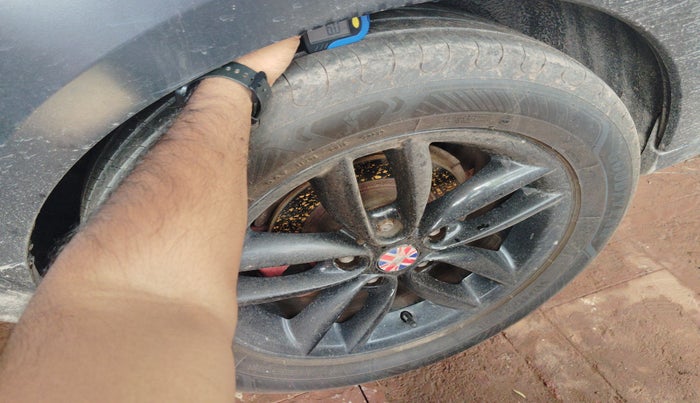 2013 Mini Cooper Countryman 1.6 one 5 Door, Petrol, Automatic, 70,177 km, tyre