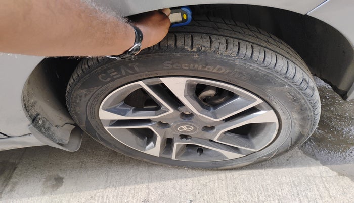2019 Tata Tiago XZ PLUS PETROL, Petrol, Manual, 26,973 km, tyre