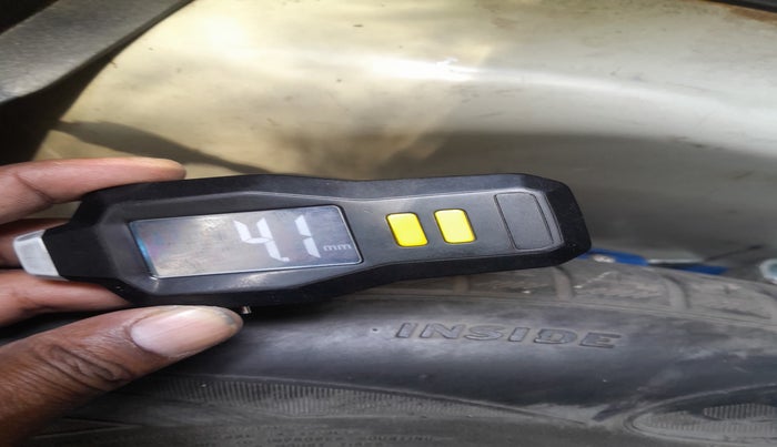 2012 Maruti Swift VDI, Diesel, Manual, 1,40,963 km, tyre