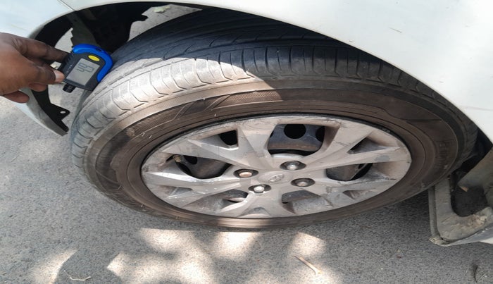 2015 Hyundai Grand i10 MAGNA 1.1 CRDI, Diesel, Manual, 1,75,824 km, tyre