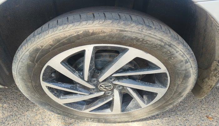 2023 Volkswagen VIRTUS TOPLINE TSI 1.0 MT, Petrol, Manual, 61,467 km, tyre