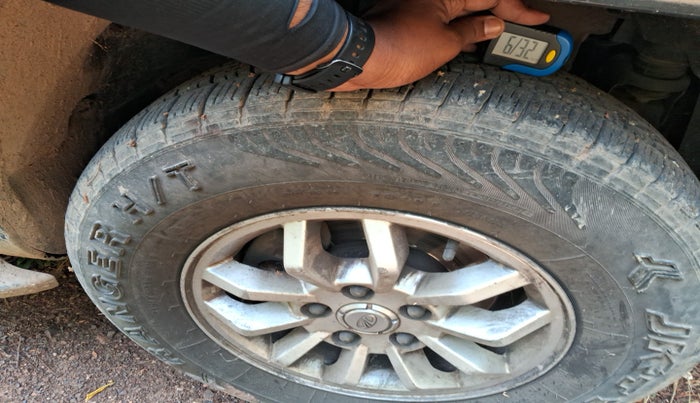 2016 Mahindra TUV300 T8, Diesel, Manual, 84,004 km, tyre