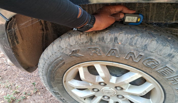 2016 Mahindra TUV300 T8, Diesel, Manual, 84,004 km, tyre