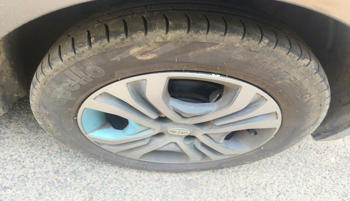 2022 Tata TIGOR EV XZ PLUS, Electric, Automatic, 1,00,554 km, tyre