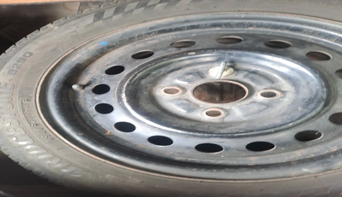 2013 Maruti Wagon R 1.0 VXI, Petrol, Manual, 1,09,727 km, tyre