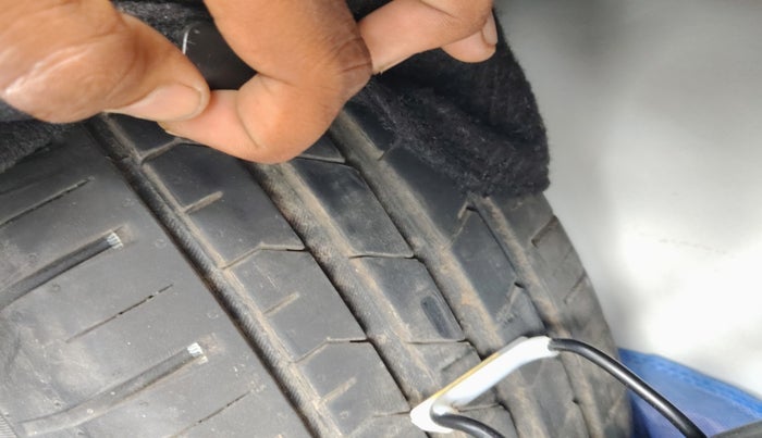 2023 Maruti Baleno  ZETA CNG 1.2L, Petrol, Manual, 72,216 km, tyre