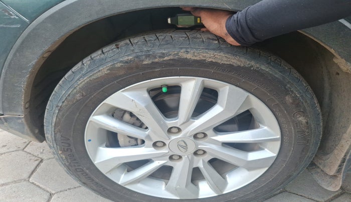 2019 Mahindra XUV300 W8 1.2 PETROL, Petrol, Manual, 57,199 km, tyre