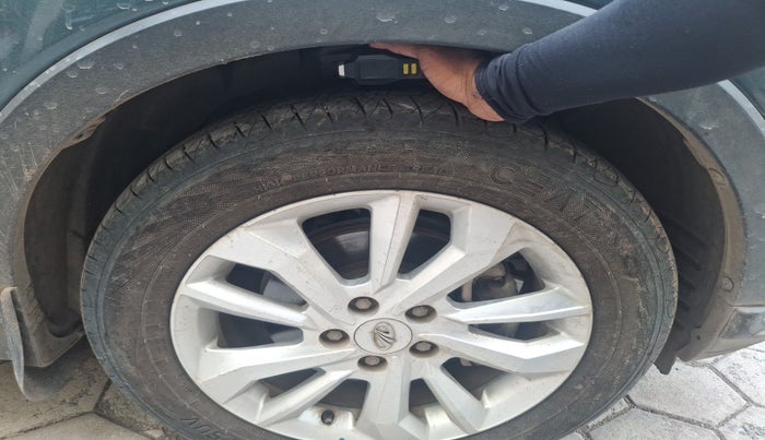 2019 Mahindra XUV300 W8 1.2 PETROL, Petrol, Manual, 57,199 km, tyre