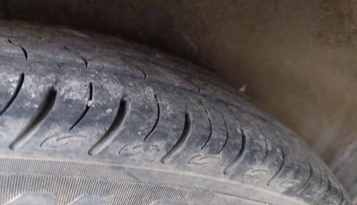 2021 Maruti Vitara Brezza LXI, Petrol, Manual, 45,634 km, tyre