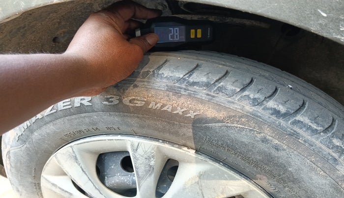 2018 Maruti Swift VXI AMT, Petrol, Automatic, 36,418 km, tyre