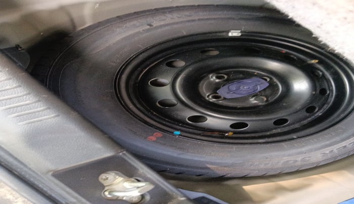 2018 Maruti Swift VXI AMT, Petrol, Automatic, 36,418 km, tyre