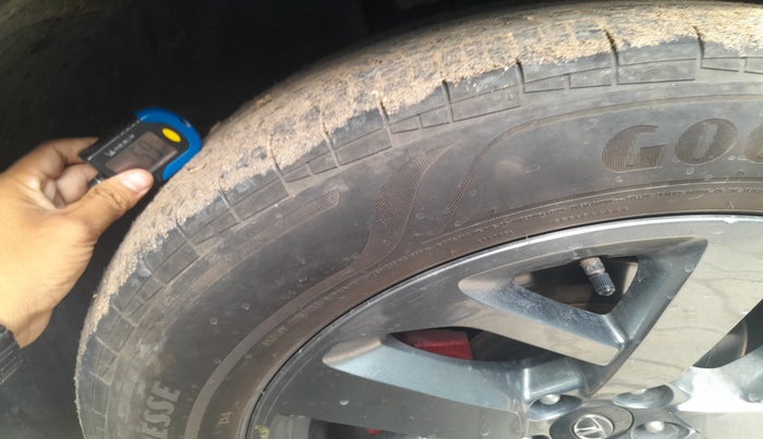 2022 Tata Safari XZ PLUS DARK EDITION, Diesel, Manual, 99,033 km, tyre