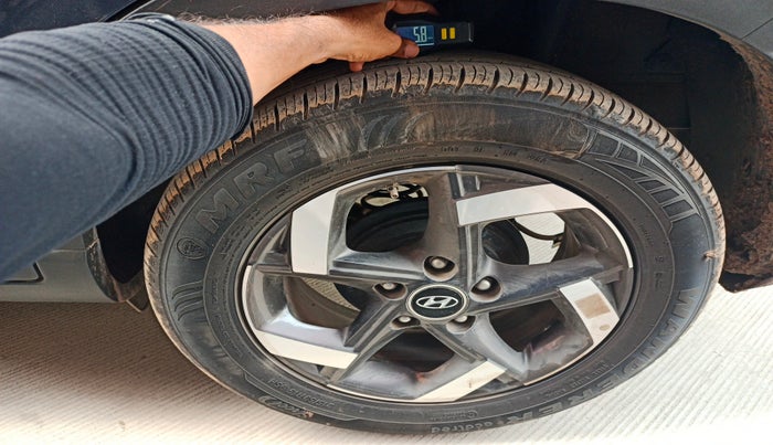 2022 Hyundai VENUE SX 1.5 (O) EXECUTIVE CRDI, Diesel, Manual, 32,623 km, tyre