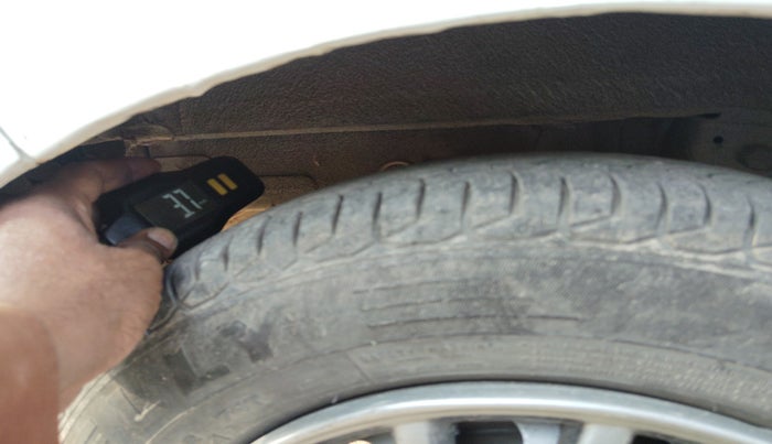 2012 Hyundai Eon ERA, Petrol, Manual, 1,41,334 km, tyre