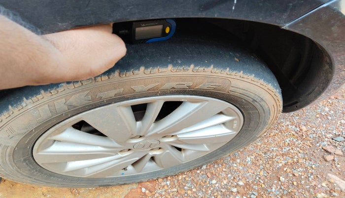 2015 Maruti Swift ZXI, Petrol, Manual, 68,618 km, tyre