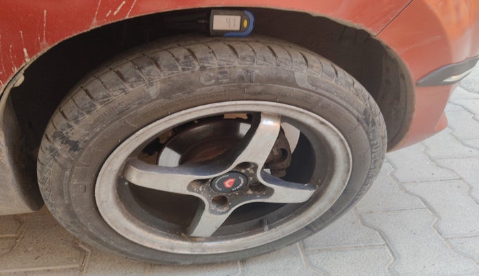 2014 Maruti Alto 800 LXI, Petrol, Manual, 1,09,852 km, tyre