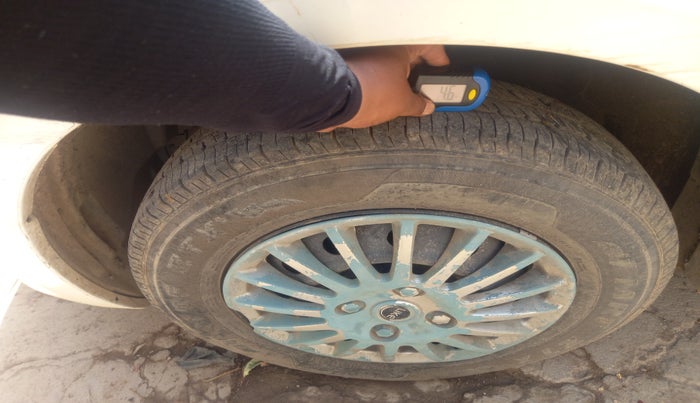 2015 Maruti Swift VXI, Petrol, Manual, 61,938 km, tyre