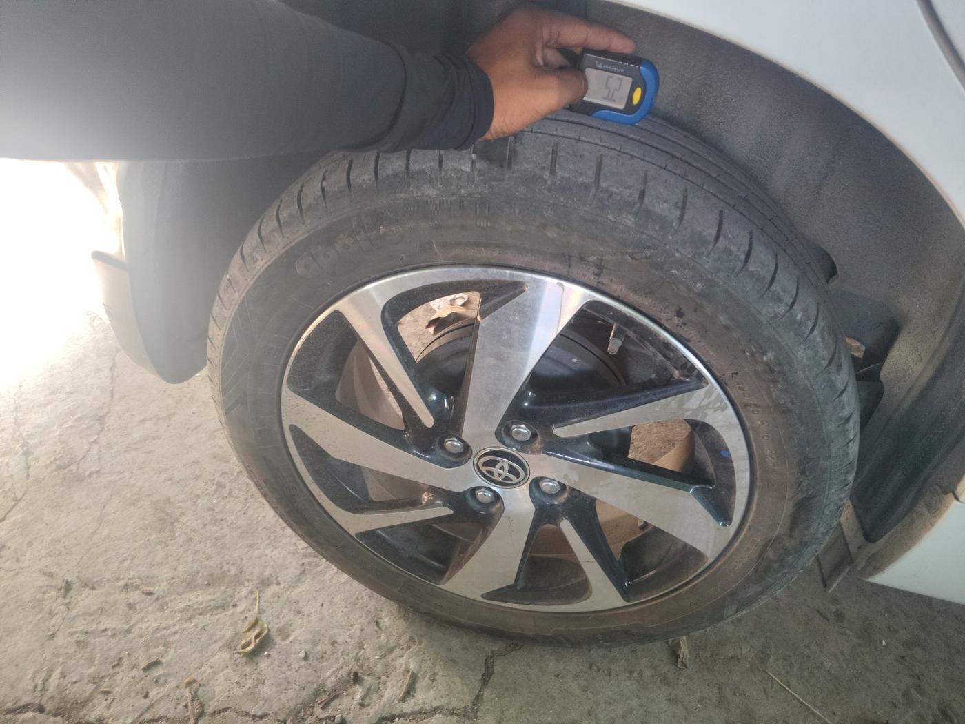 2022 Toyota Glanza V, Petrol, Manual, 31,291 km, tyre